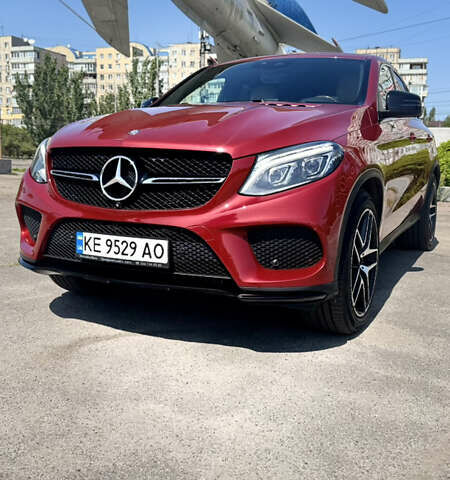Красный Мерседес GLE-Class Coupe, объемом двигателя 3 л и пробегом 52 тыс. км за 39200 $, фото 7 на Automoto.ua