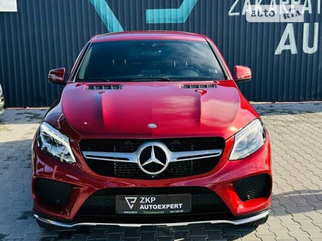 Красный Мерседес GLE-Class Coupe, объемом двигателя 2.99 л и пробегом 168 тыс. км за 38500 $, фото 1 на Automoto.ua