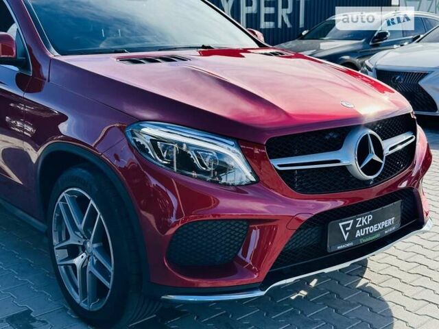 Красный Мерседес GLE-Class Coupe, объемом двигателя 2.99 л и пробегом 168 тыс. км за 38500 $, фото 36 на Automoto.ua