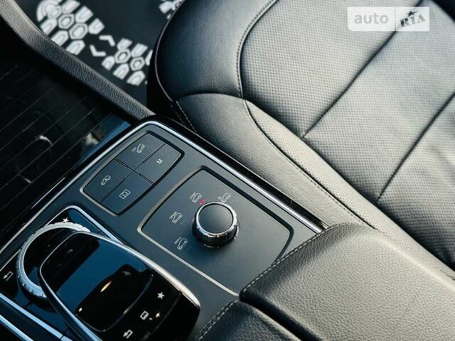 Красный Мерседес GLE-Class Coupe, объемом двигателя 2.99 л и пробегом 168 тыс. км за 38500 $, фото 18 на Automoto.ua