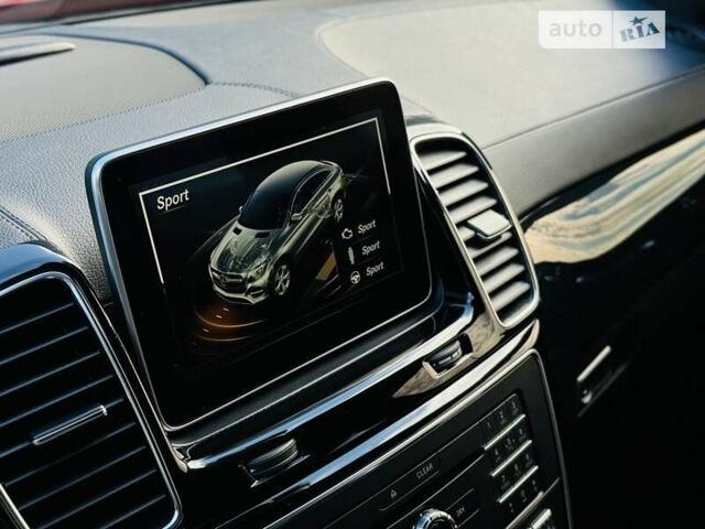 Красный Мерседес GLE-Class Coupe, объемом двигателя 2.99 л и пробегом 168 тыс. км за 38500 $, фото 99 на Automoto.ua