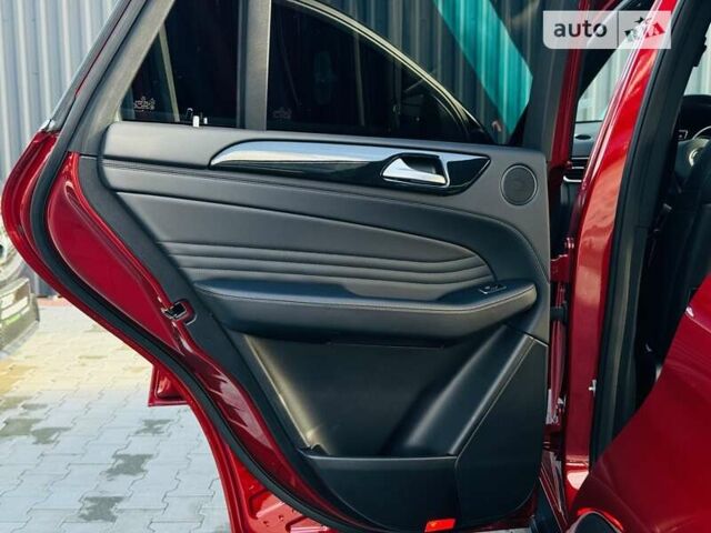 Красный Мерседес GLE-Class Coupe, объемом двигателя 2.99 л и пробегом 168 тыс. км за 38500 $, фото 76 на Automoto.ua