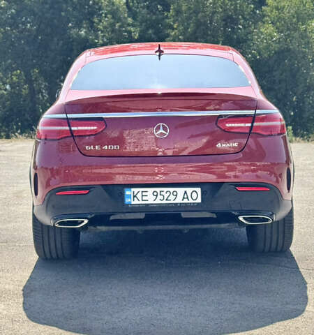 Красный Мерседес GLE-Class Coupe, объемом двигателя 3 л и пробегом 52 тыс. км за 39200 $, фото 5 на Automoto.ua