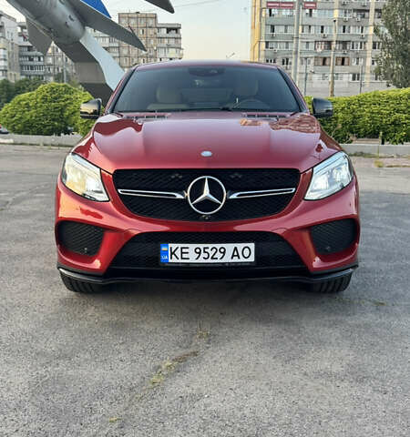 Красный Мерседес GLE-Class Coupe, объемом двигателя 3 л и пробегом 52 тыс. км за 39200 $, фото 4 на Automoto.ua