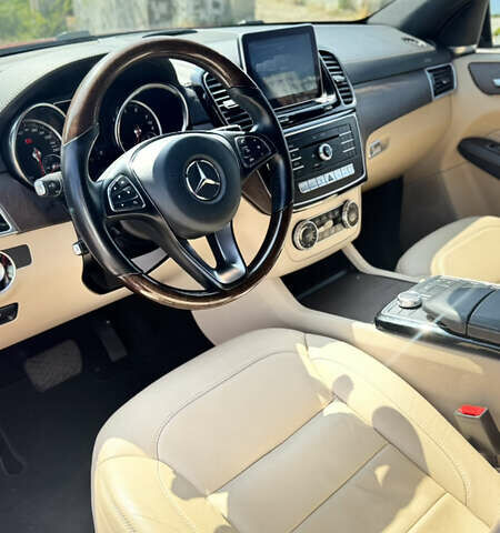 Красный Мерседес GLE-Class Coupe, объемом двигателя 3 л и пробегом 52 тыс. км за 39200 $, фото 19 на Automoto.ua