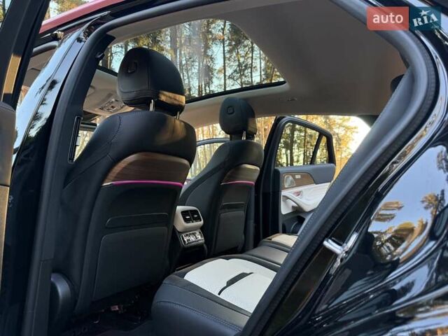 Красный Мерседес GLE-Class Coupe, объемом двигателя 3 л и пробегом 15 тыс. км за 123000 $, фото 33 на Automoto.ua