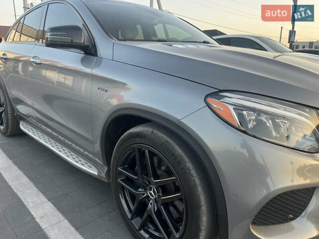 Серый Мерседес GLE-Class Coupe, объемом двигателя 3 л и пробегом 177 тыс. км за 41500 $, фото 3 на Automoto.ua