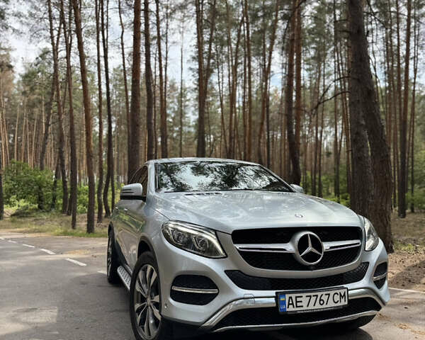 Серый Мерседес GLE-Class Coupe, объемом двигателя 2.99 л и пробегом 131 тыс. км за 47500 $, фото 23 на Automoto.ua