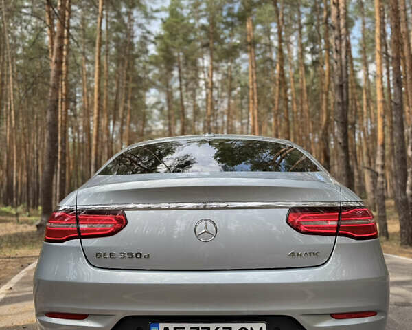 Серый Мерседес GLE-Class Coupe, объемом двигателя 2.99 л и пробегом 131 тыс. км за 47500 $, фото 19 на Automoto.ua