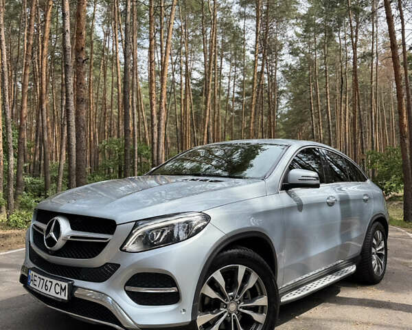 Серый Мерседес GLE-Class Coupe, объемом двигателя 2.99 л и пробегом 131 тыс. км за 47500 $, фото 26 на Automoto.ua