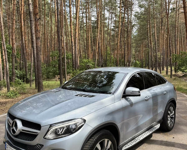 Серый Мерседес GLE-Class Coupe, объемом двигателя 2.99 л и пробегом 131 тыс. км за 47500 $, фото 16 на Automoto.ua
