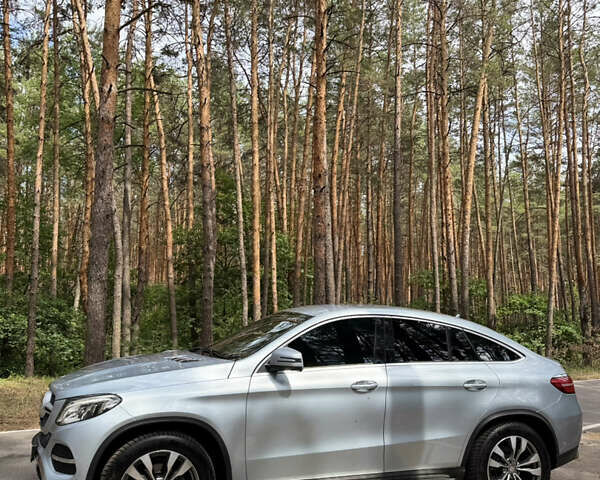Серый Мерседес GLE-Class Coupe, объемом двигателя 2.99 л и пробегом 131 тыс. км за 47500 $, фото 17 на Automoto.ua