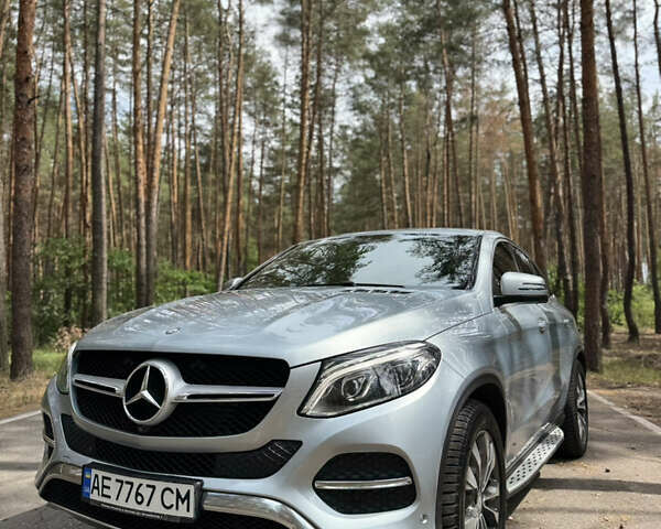 Серый Мерседес GLE-Class Coupe, объемом двигателя 2.99 л и пробегом 131 тыс. км за 47500 $, фото 13 на Automoto.ua