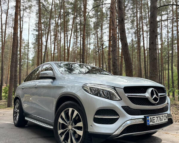 Серый Мерседес GLE-Class Coupe, объемом двигателя 2.99 л и пробегом 131 тыс. км за 47500 $, фото 24 на Automoto.ua