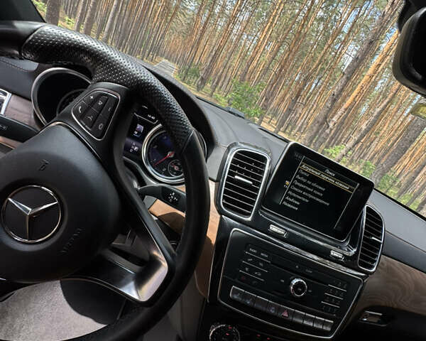 Серый Мерседес GLE-Class Coupe, объемом двигателя 2.99 л и пробегом 131 тыс. км за 47500 $, фото 4 на Automoto.ua