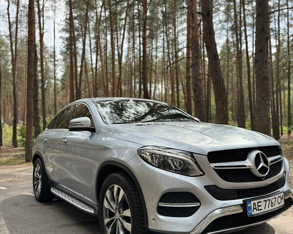 Серый Мерседес GLE-Class Coupe, объемом двигателя 2.99 л и пробегом 131 тыс. км за 47500 $, фото 20 на Automoto.ua