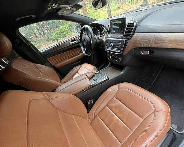 Серый Мерседес GLE-Class Coupe, объемом двигателя 2.99 л и пробегом 131 тыс. км за 47500 $, фото 2 на Automoto.ua