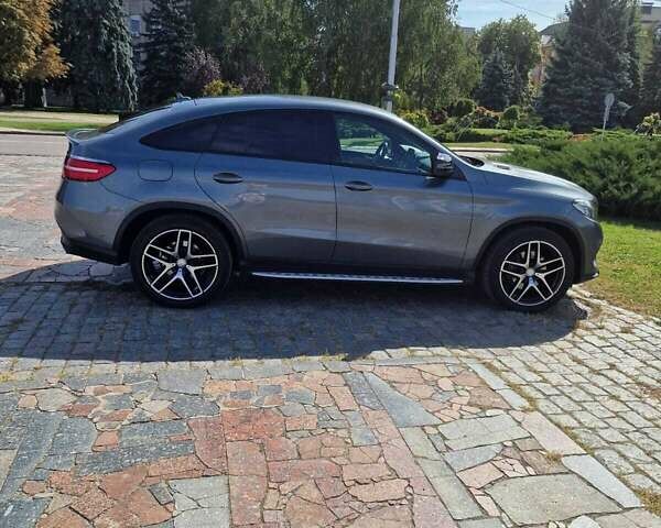 Серый Мерседес GLE-Class Coupe, объемом двигателя 2.99 л и пробегом 198 тыс. км за 45500 $, фото 5 на Automoto.ua