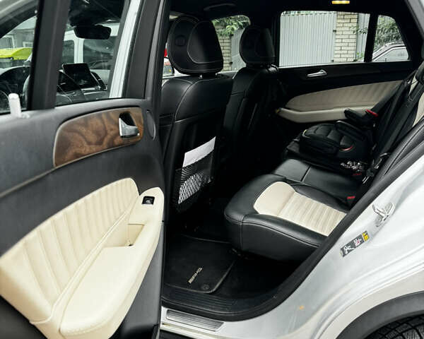 Сірий Мерседес GLE-Class Coupe, об'ємом двигуна 3 л та пробігом 254 тис. км за 34500 $, фото 14 на Automoto.ua