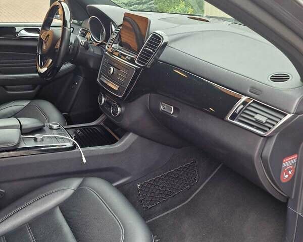 Серый Мерседес GLE-Class Coupe, объемом двигателя 2.99 л и пробегом 198 тыс. км за 45500 $, фото 30 на Automoto.ua