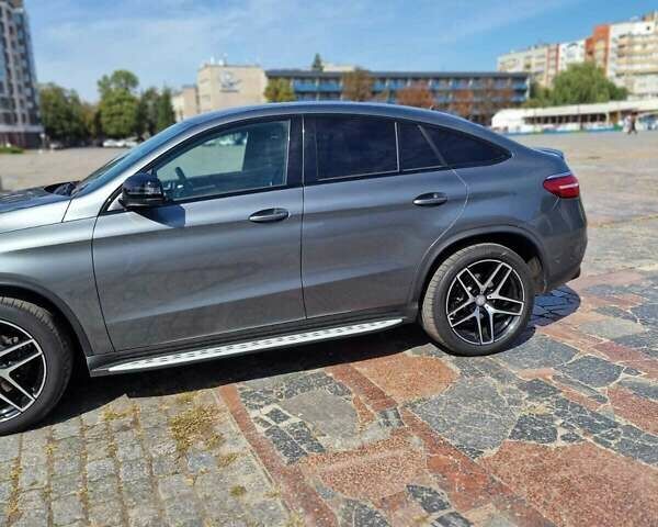 Серый Мерседес GLE-Class Coupe, объемом двигателя 2.99 л и пробегом 198 тыс. км за 45500 $, фото 3 на Automoto.ua