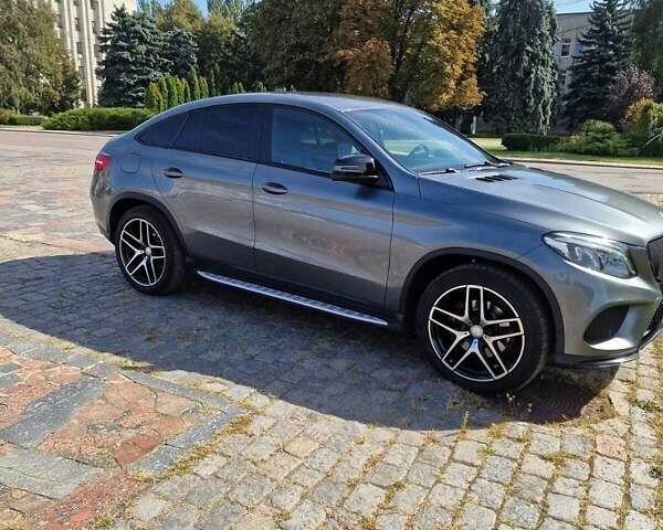 Серый Мерседес GLE-Class Coupe, объемом двигателя 2.99 л и пробегом 198 тыс. км за 45500 $, фото 2 на Automoto.ua