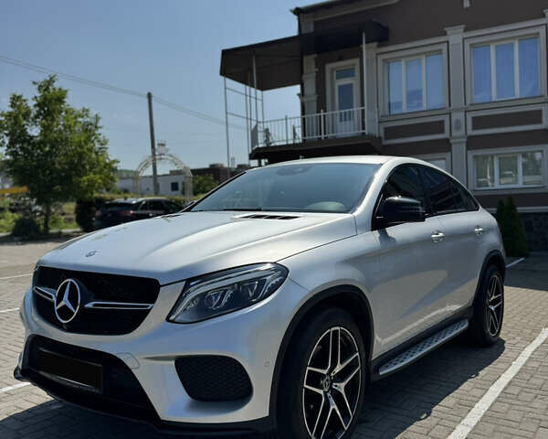 Сірий Мерседес GLE-Class Coupe, об'ємом двигуна 2.99 л та пробігом 200 тис. км за 41000 $, фото 3 на Automoto.ua