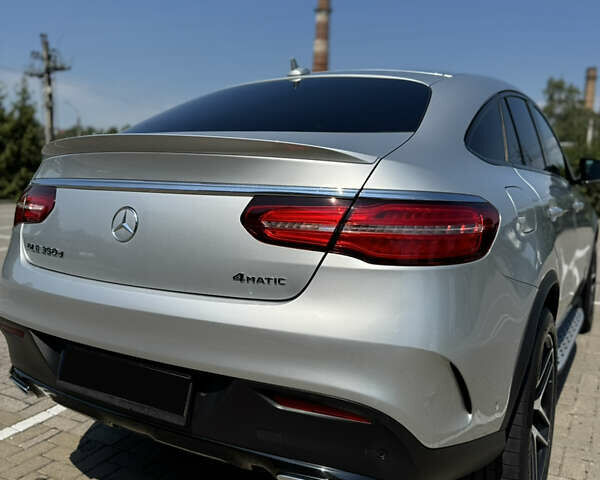 Сірий Мерседес GLE-Class Coupe, об'ємом двигуна 2.99 л та пробігом 200 тис. км за 41000 $, фото 15 на Automoto.ua