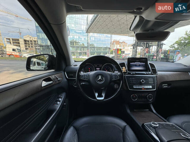 Серый Мерседес GLE-Class Coupe, объемом двигателя 3 л и пробегом 114 тыс. км за 45999 $, фото 43 на Automoto.ua