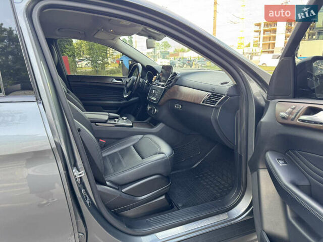 Серый Мерседес GLE-Class Coupe, объемом двигателя 3 л и пробегом 114 тыс. км за 45999 $, фото 35 на Automoto.ua