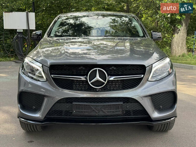 Серый Мерседес GLE-Class Coupe, объемом двигателя 3 л и пробегом 114 тыс. км за 45999 $, фото 2 на Automoto.ua