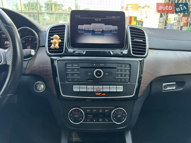 Серый Мерседес GLE-Class Coupe, объемом двигателя 3 л и пробегом 114 тыс. км за 45999 $, фото 45 на Automoto.ua