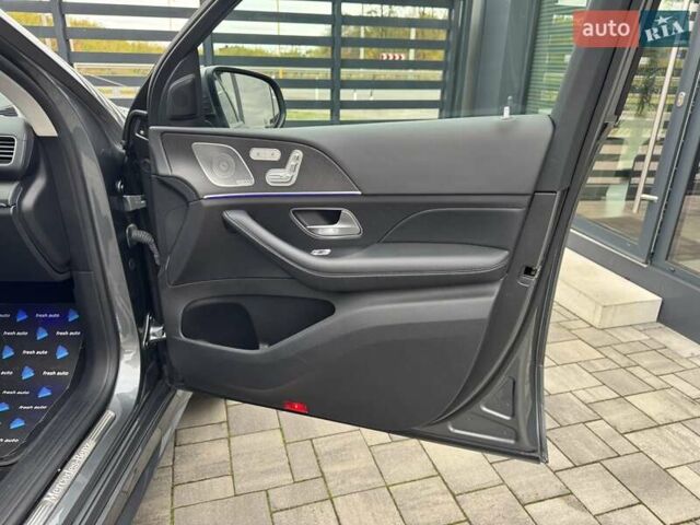 Сірий Мерседес GLE-Class Coupe, об'ємом двигуна 2 л та пробігом 63 тис. км за 82900 $, фото 38 на Automoto.ua