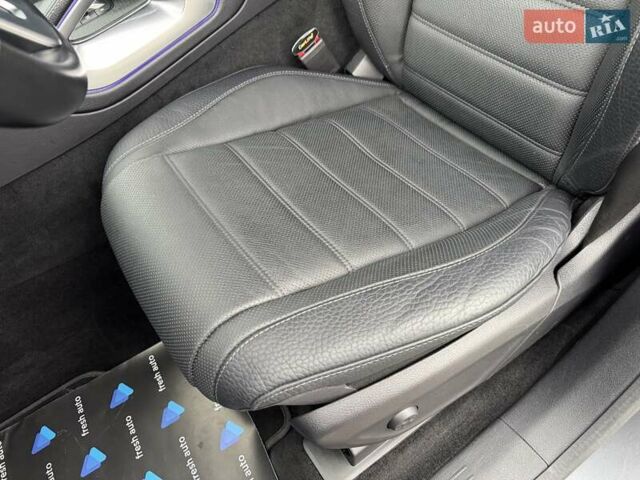 Сірий Мерседес GLE-Class Coupe, об'ємом двигуна 2 л та пробігом 63 тис. км за 82900 $, фото 18 на Automoto.ua