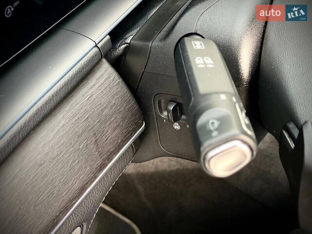 Сірий Мерседес GLE-Class Coupe, об'ємом двигуна 2.93 л та пробігом 139 тис. км за 66990 $, фото 20 на Automoto.ua