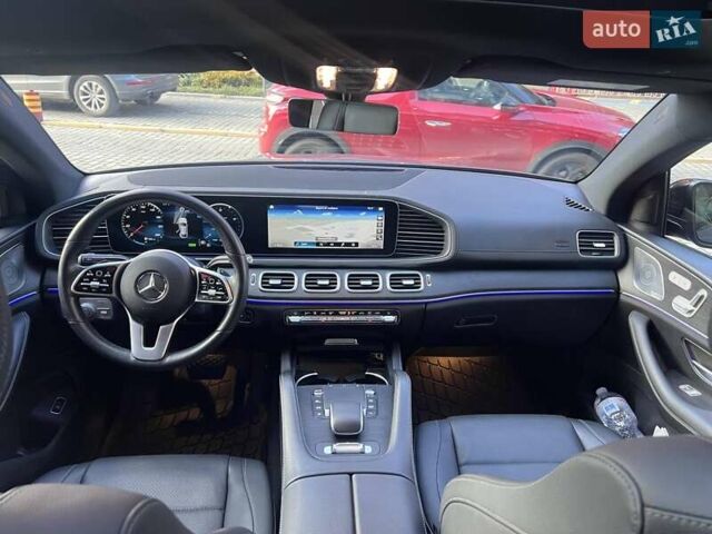Серый Мерседес GLE-Class Coupe, объемом двигателя 2 л и пробегом 38 тыс. км за 86900 $, фото 38 на Automoto.ua