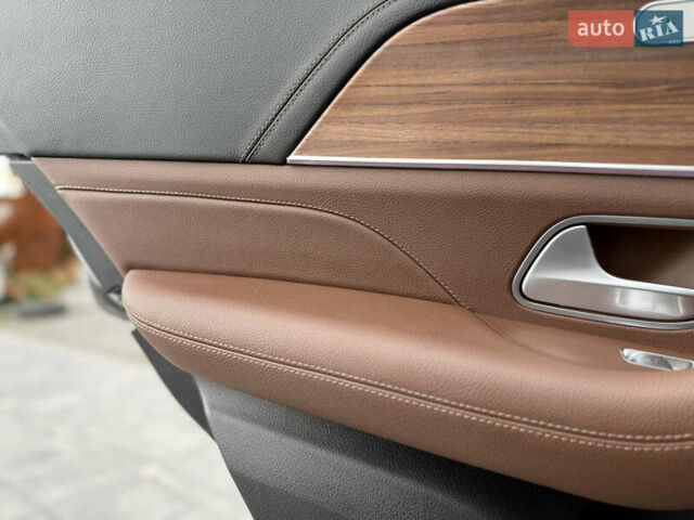 Серый Мерседес GLE-Class Coupe, объемом двигателя 2 л и пробегом 11 тыс. км за 117900 $, фото 74 на Automoto.ua
