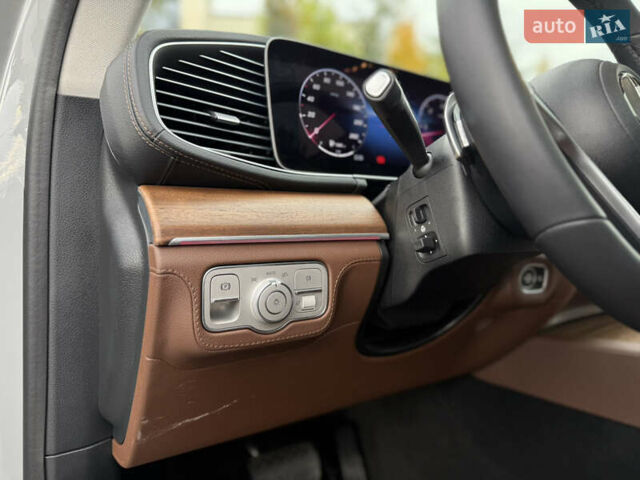 Серый Мерседес GLE-Class Coupe, объемом двигателя 2 л и пробегом 11 тыс. км за 117900 $, фото 43 на Automoto.ua