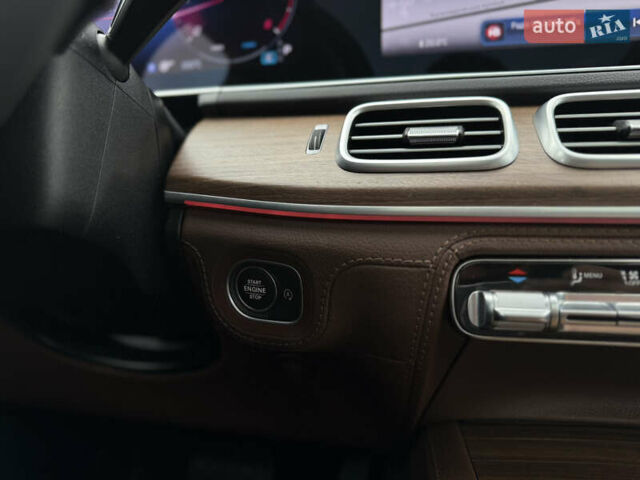 Серый Мерседес GLE-Class Coupe, объемом двигателя 2 л и пробегом 11 тыс. км за 117900 $, фото 58 на Automoto.ua