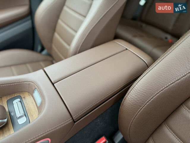 Серый Мерседес GLE-Class Coupe, объемом двигателя 2 л и пробегом 11 тыс. км за 117900 $, фото 55 на Automoto.ua