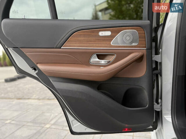 Серый Мерседес GLE-Class Coupe, объемом двигателя 2 л и пробегом 11 тыс. км за 117900 $, фото 72 на Automoto.ua