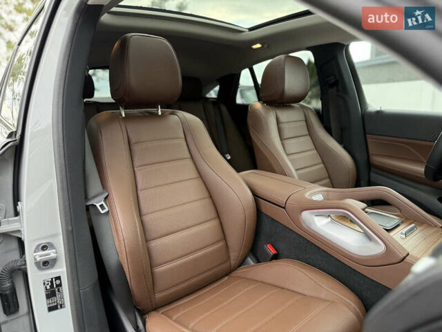 Серый Мерседес GLE-Class Coupe, объемом двигателя 2 л и пробегом 11 тыс. км за 117900 $, фото 92 на Automoto.ua