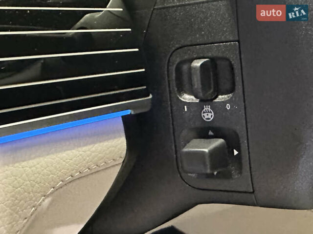 Серый Мерседес GLE-Class Coupe, объемом двигателя 3 л и пробегом 5 тыс. км за 127000 $, фото 30 на Automoto.ua