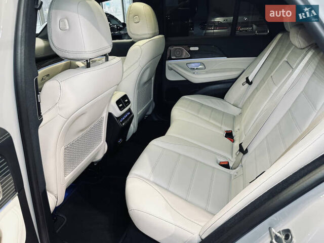 Серый Мерседес GLE-Class Coupe, объемом двигателя 3 л и пробегом 5 тыс. км за 127000 $, фото 52 на Automoto.ua