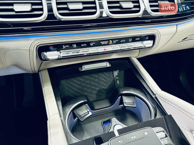 Серый Мерседес GLE-Class Coupe, объемом двигателя 3 л и пробегом 5 тыс. км за 127000 $, фото 46 на Automoto.ua