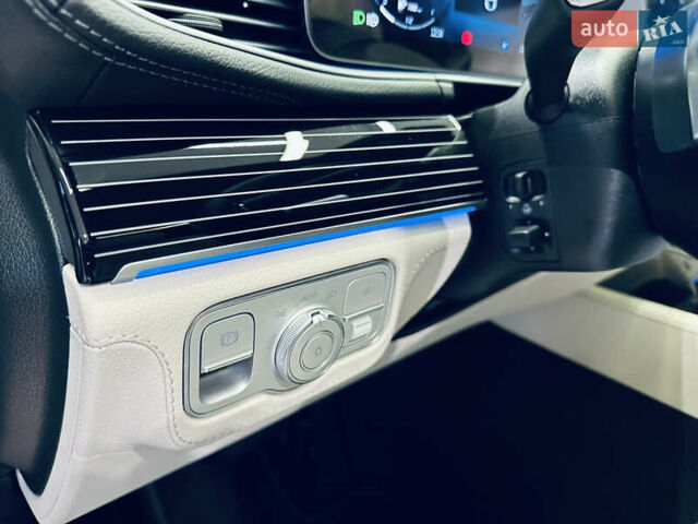 Серый Мерседес GLE-Class Coupe, объемом двигателя 3 л и пробегом 5 тыс. км за 127000 $, фото 29 на Automoto.ua