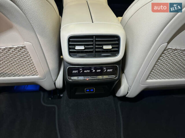 Серый Мерседес GLE-Class Coupe, объемом двигателя 3 л и пробегом 5 тыс. км за 127000 $, фото 56 на Automoto.ua