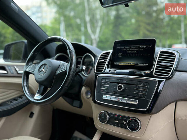 Мерседес GLE-Class Coupe 2016 в Львове на Automoto.ua Синий Мерседес GLE-Class Coupe, объемом двигателя 3 л и пробегом 206 тыс. км за 34900 $, фото 12 на Automoto.ua