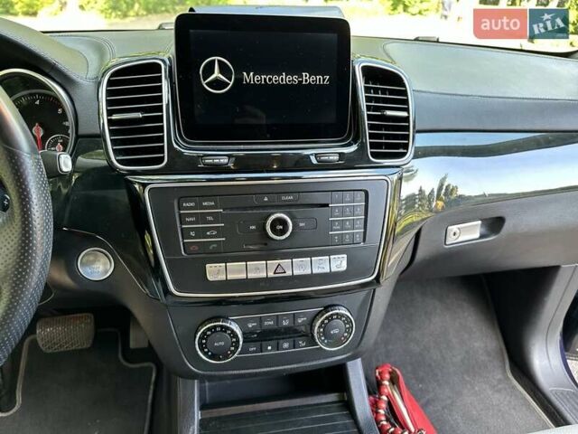 Синій Мерседес GLE-Class Coupe, об'ємом двигуна 2.99 л та пробігом 211 тис. км за 40500 $, фото 3 на Automoto.ua