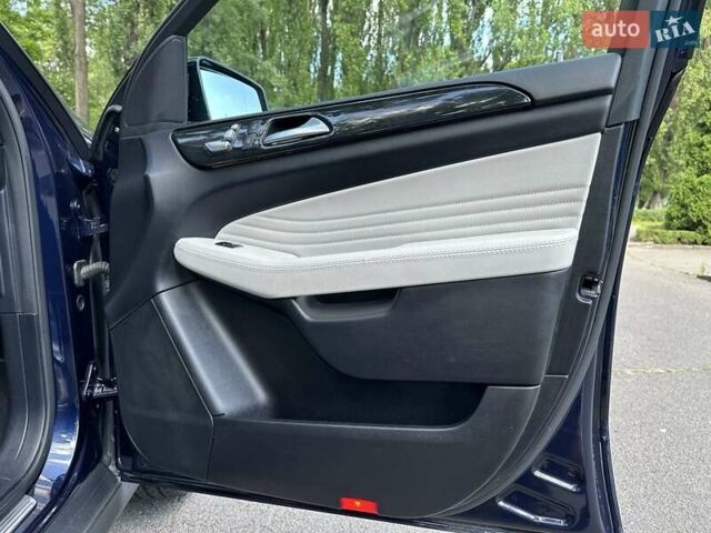 Синій Мерседес GLE-Class Coupe, об'ємом двигуна 2.99 л та пробігом 211 тис. км за 40500 $, фото 10 на Automoto.ua